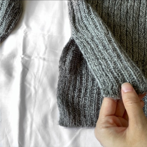 H&M Fall Winter Grey Mock Neck Sweater XS - Picture 3 of 5